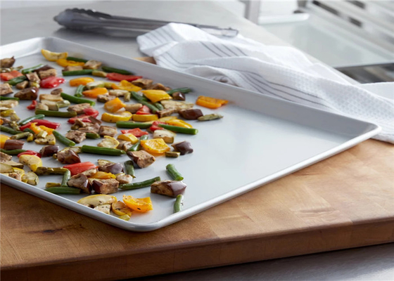 RK Bakeware Chine 16 étalons de plateau de cuisson en aluminium de taille complète Fil en bordure vitrée 15 13/16 &quot;x 21 13/16&quot;