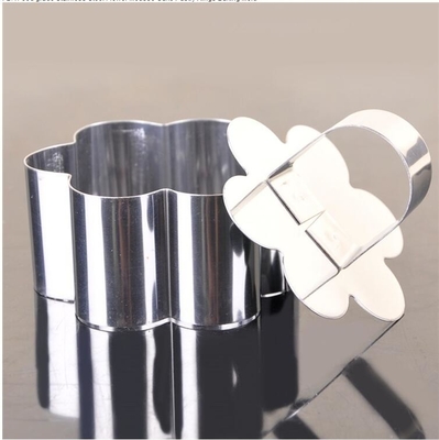 RK Bakeware China Foodservice NSF Mini Cuisine gâteau à la fleur en étain moules pour cuire, drôle SS Pasty Cake Ring