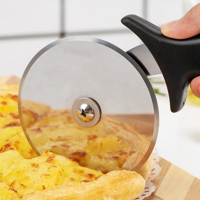 Coupeuse à roues de pizza en acier inoxydable de 10 cm avec poignée Pp en plastique rond Coupeuse à roues de pizza serveur