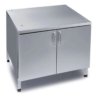 44 1/8&quot; X 38 7/8&quot; Armoire de base mobile fermée pour 62 et 102 fours combinés